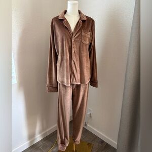 SKIMS Velour Soft Button Brown Sleep Set (S)
